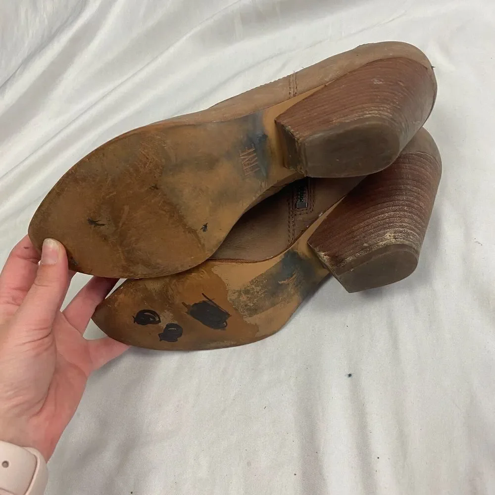 Frye Women's Reina Sand Leather Western Ankle Zip Bootie 3479258 Size 8.5 - Picture 7 of 10